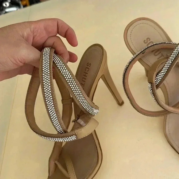 Schutz - Picture 7 of 7